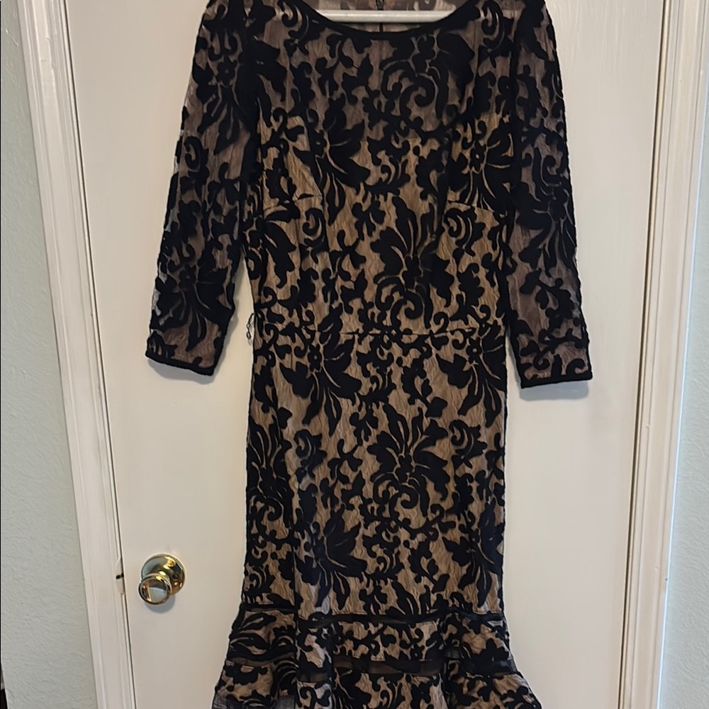 Black and Tan Long Sleeve Sheath Dress